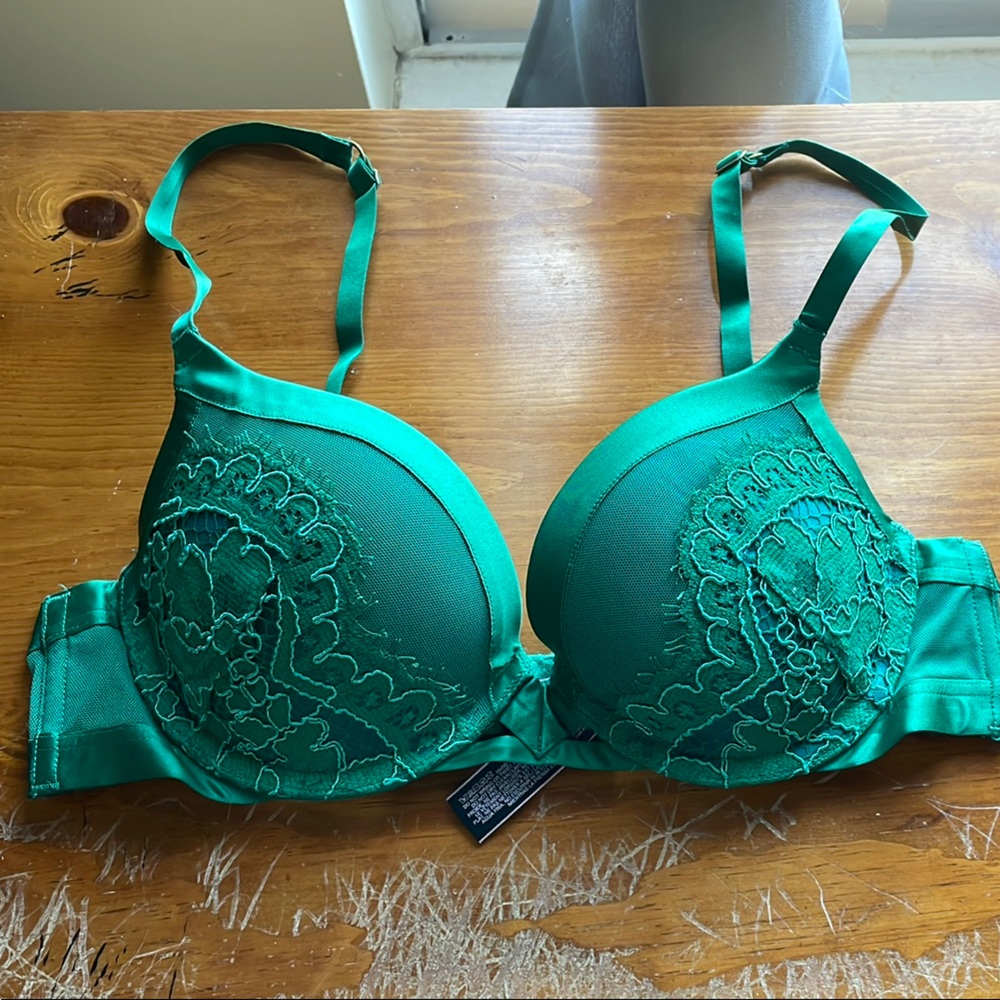 Victoria’s Secret Very Sexy Push-up Bra 34B, Green Lace Women's Bra